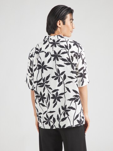 Calvin Klein Comfort Fit Πουκάμισο σε λευκό
