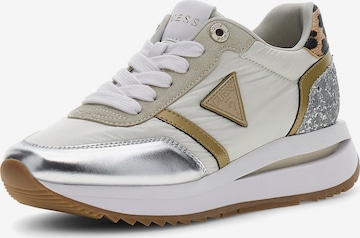 GUESS Matalavartiset tennarit 'EAGAR2' värissä valkoinen: etupuoli