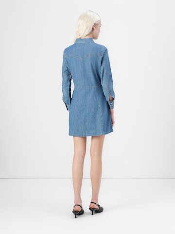 WRANGLER - Vestidos camiseiros em azul: atrás