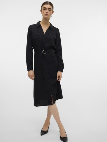 Robe-chemise 'Vica' VERO MODA en noir