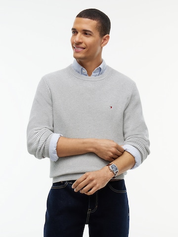 Pull-over TOMMY HILFIGER en gris : devant
