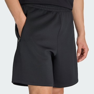 regular Pantaloni 'Trefoil Essentials' di ADIDAS ORIGINALS in nero