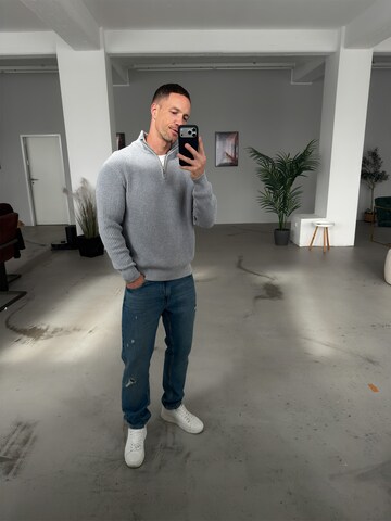 DAN FOX APPAREL Sweater 'Leart' in Grey