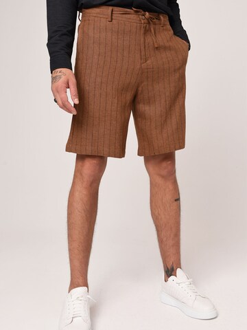 Antioch Regular Trousers in Brown