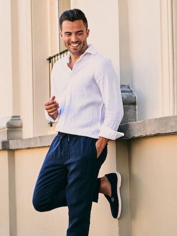 Steppin' out Regular Trousers in Blue