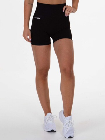Divina Slimfit Sportshorts 'Nani' in Schwarz: Vorderseite