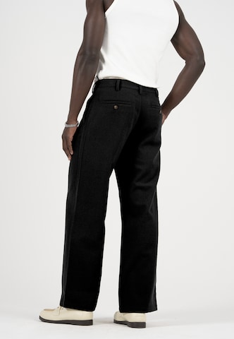 Prohibited Zvonové kalhoty Kalhoty – černá