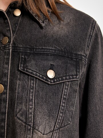 IT'S BASIC Tussenjas 'Straight Denim Jacket' in Bruin