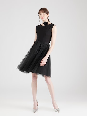 WAL G. שמלות קוקטייל 'BRADY' בשחור