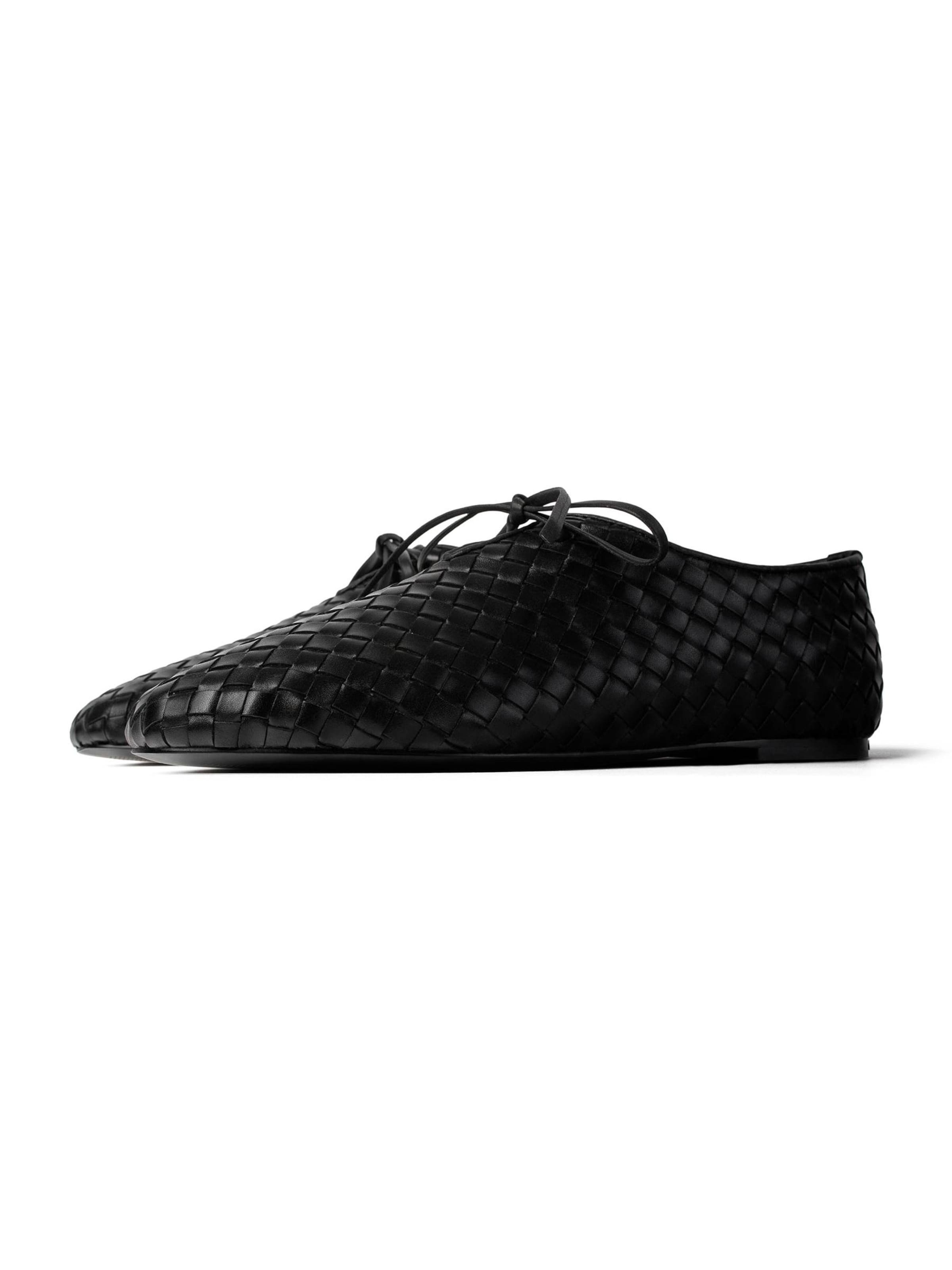 Chaussure à lacets 'SUNLIGHT ON MY SKIN' L37 HANDMADE SHOES en noir