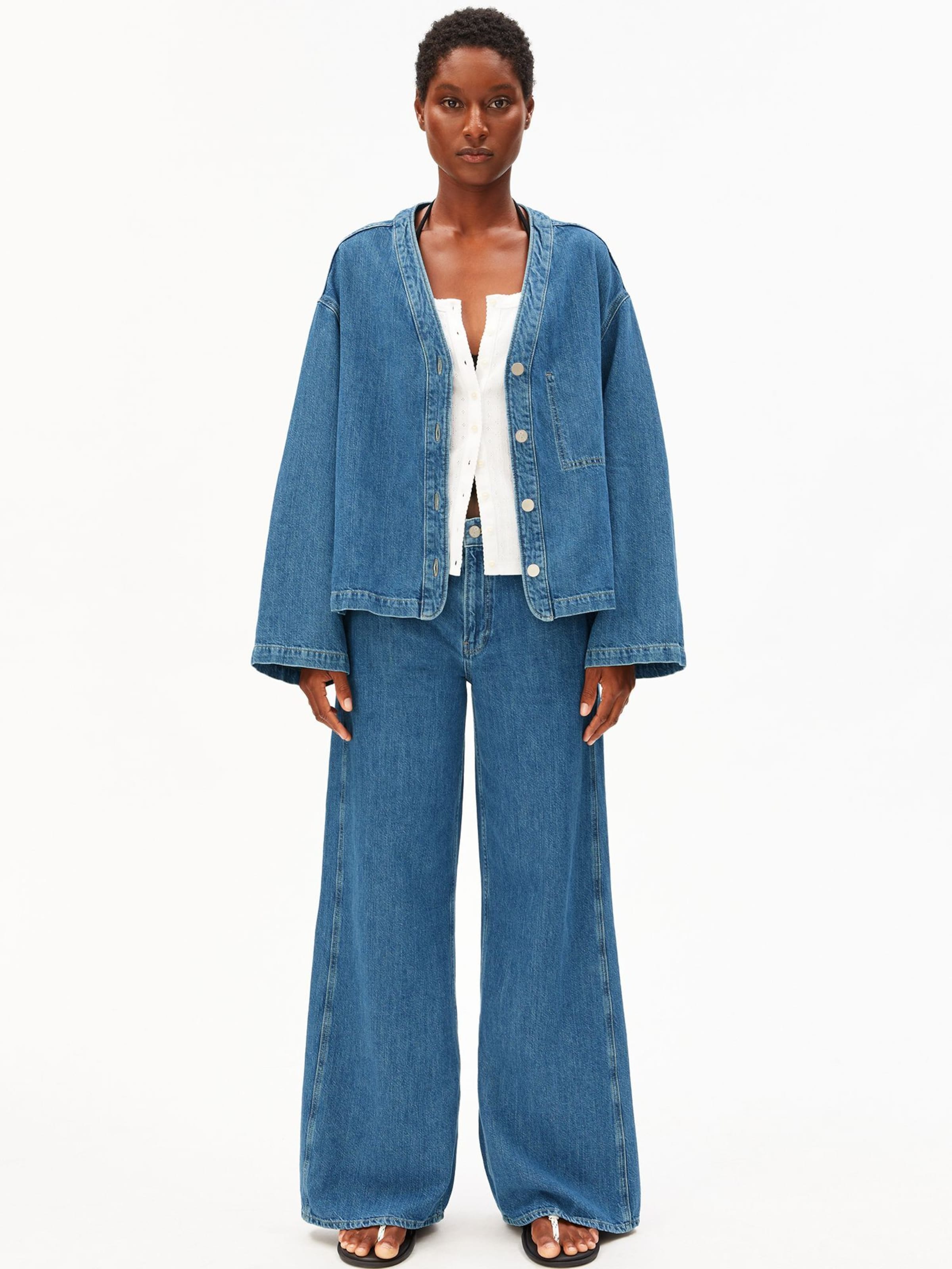 ARMEDANGELS Between-season jacket in Blue: front