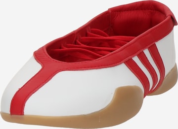 ADIDAS ORIGINALSOtvorene balerinke 'Taekwondo Mei' - bijela boja: prednji dio