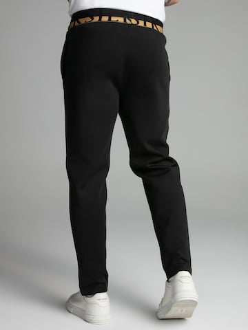 Coupe slim Pantalon SikSilk en noir