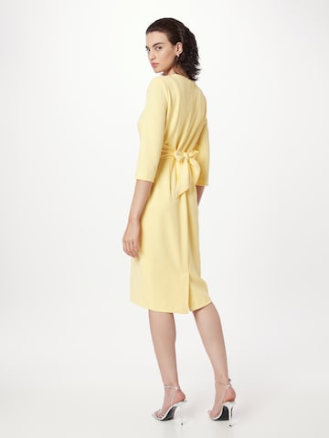 Robe Adrianna Papell en jaune