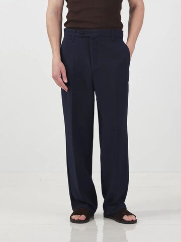 Giesto Loose fit Trousers with creases in Blue: front
