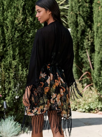 B by Ted Baker Lyhyt kylpytakki värissä musta