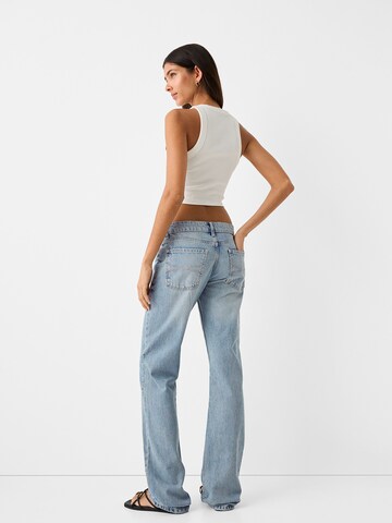 Regular Jeans de la Bershka pe albastru