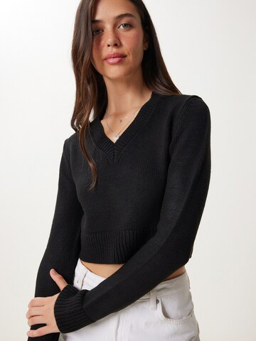 Happiness İstanbul Sweater in Black