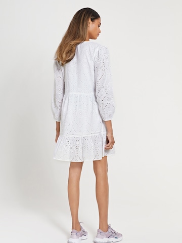 Robe 'TULUM' Shiwi en blanc