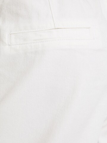 Regular Pantalon à pince Bershka en blanc