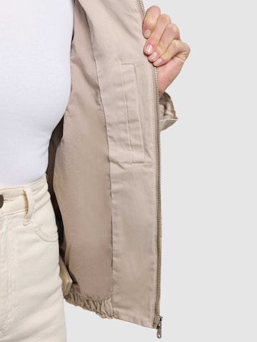 Geacă de primăvară-toamnă 'Judy' de la khujo pe gri