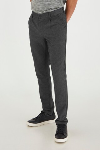 Casual Friday Slim fit Pants 'Joris' in Grey: front