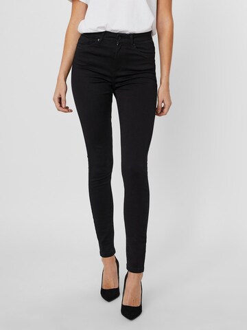 Skinny Jean 'SOPHIA' VERO MODA en noir : devant