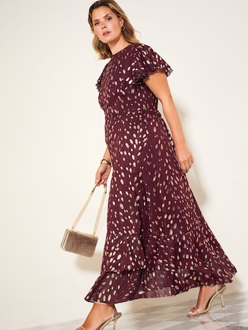 Friends Like These - Vestido en rojo