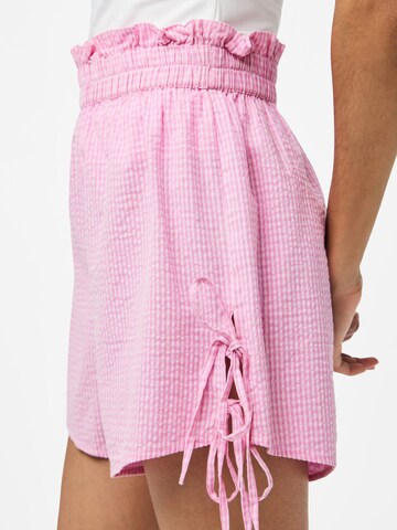 PIECES - regular Pantalón 'PCAlma' en rosa