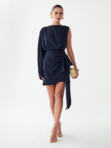 Rochie 'Fiora' de la BWLDR pe albastru