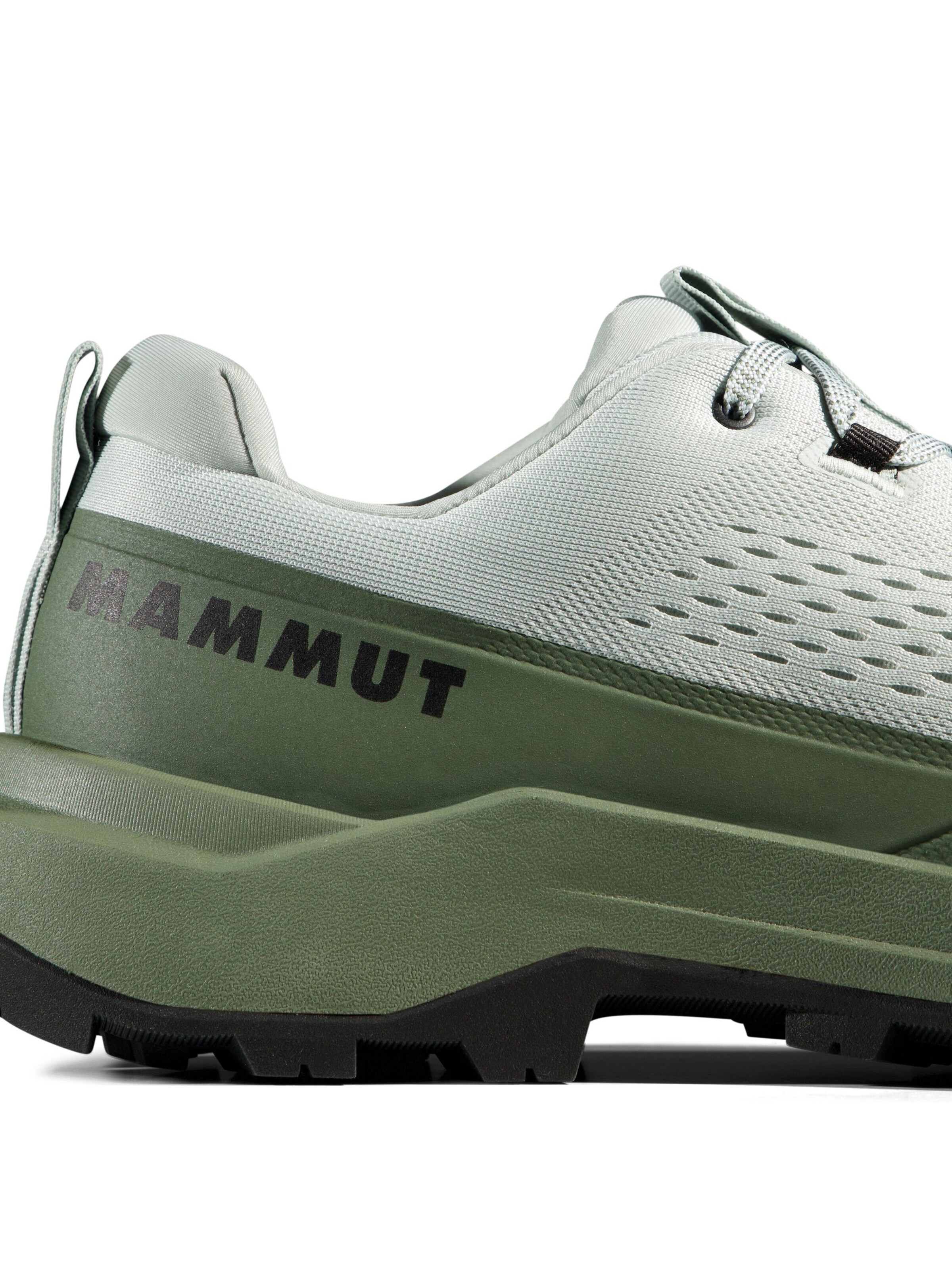 MAMMUT Flats 'Sertig III' in Green