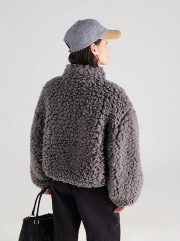 Giacca di mezza stagione di WEEKDAY in grigio