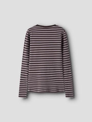 NAME IT - Camiseta en marrón