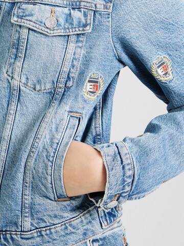 Tommy Jeans Jacke in Blau