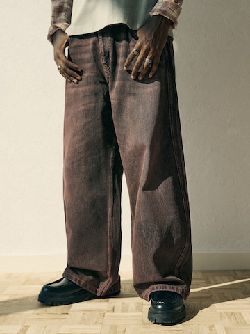 Baggy Jeans de la Bershka pe maro: față
