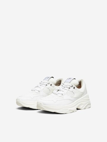 SELECTED FEMME Sneaker low 'Gavina' i hvid