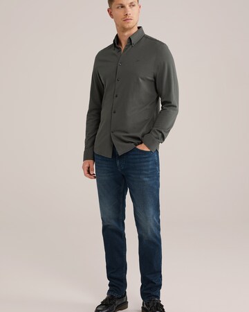 WE Fashion Regular Fit Paita värissä vihreä