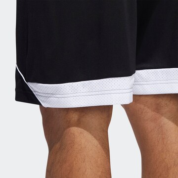 Loosefit Pantaloni sportivi di ADIDAS SPORTSWEAR in nero