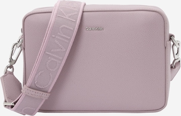 Calvin Klein Umhängetasche in Lila: Vorderseite
