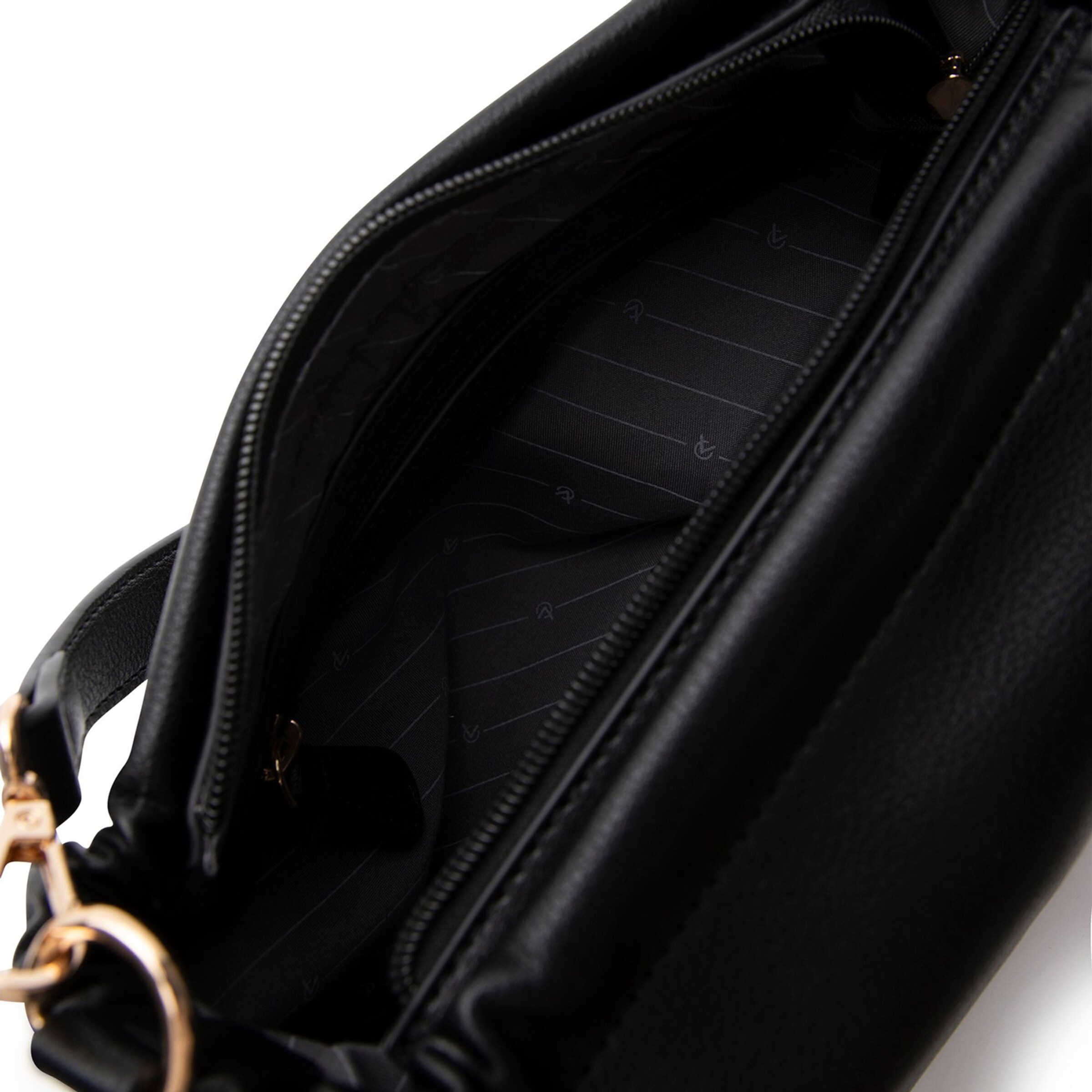L.CREDI Shoulder Bag in Black