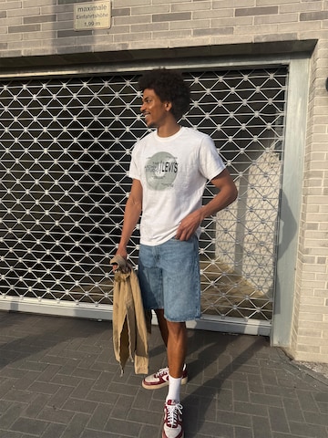 LEVI'S ® Μπλουζάκι σε λευκό