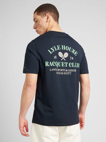 Tricou 'Racquet Club' de la Lyle & Scott pe albastru: față