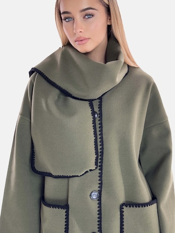 Elara Tussenmantel in Groen