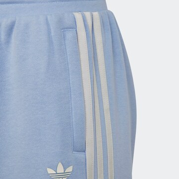 ADIDAS ORIGINALS Tapered Hose 'Graphic Print' in Blau