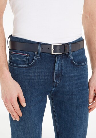 TOMMY HILFIGER Pasek 'Adan' w kolorze niebieski