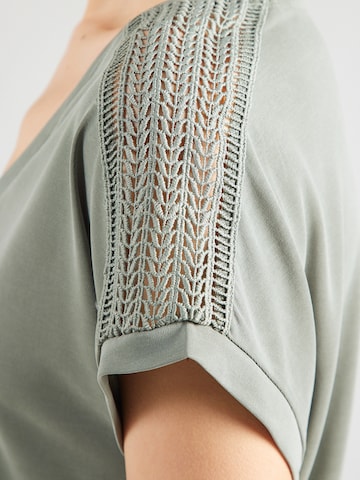 ONLY T-shirt 'ONLFREE' i grön