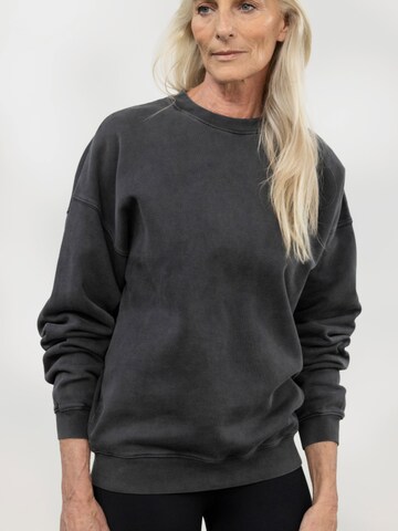 Hey Honey Sweatshirt 'Hari Om' in Grau: Vorderseite