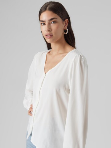 Camicia da donna 'NAJA' di VERO MODA in bianco