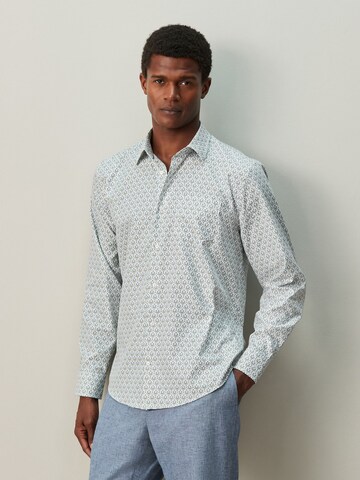 Next Tavaline suurus Triiksärk, värv valge: eest vaates