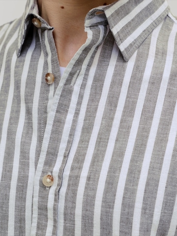 Coupe regular Chemise 'JJESummer' JACK & JONES en gris